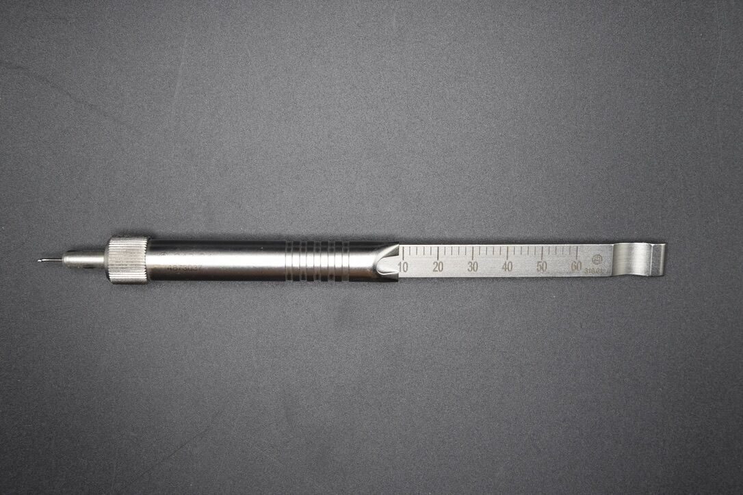 SYNTHES 319.01 Surgical Depth Gauge — photo 3