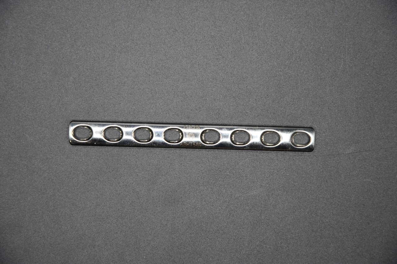 SYNTHES 248.08 DCP BONE PLATE 8 HOLES, 97MM