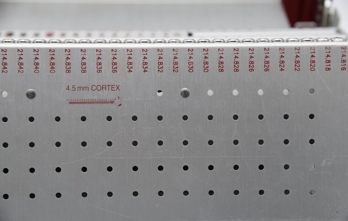 SYNTHES 115.401 115.403 LCP Locking Large Fragment Screw Set — photo 8