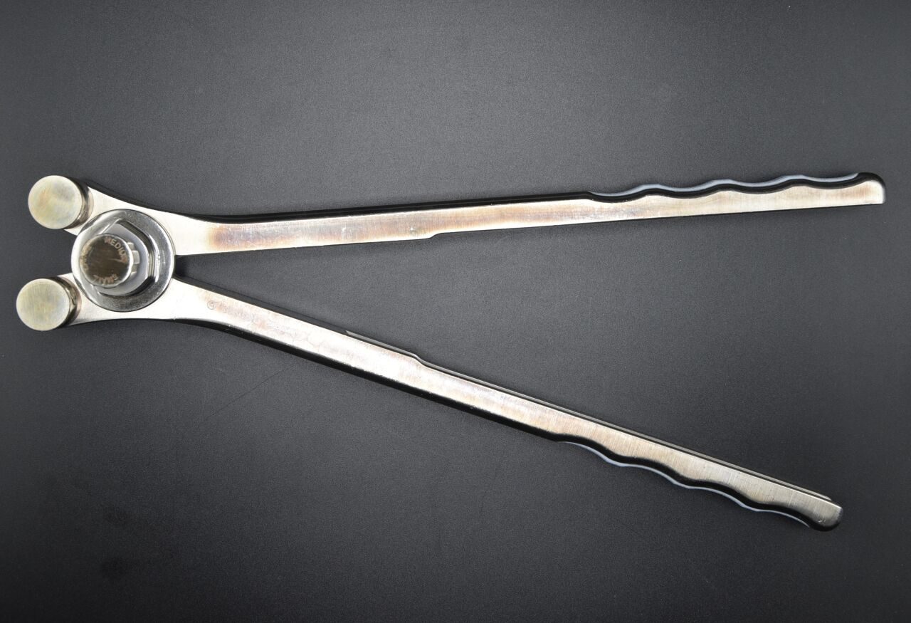 SYNTHES 388.961 SURGICAL ROD BENDER — photo 2