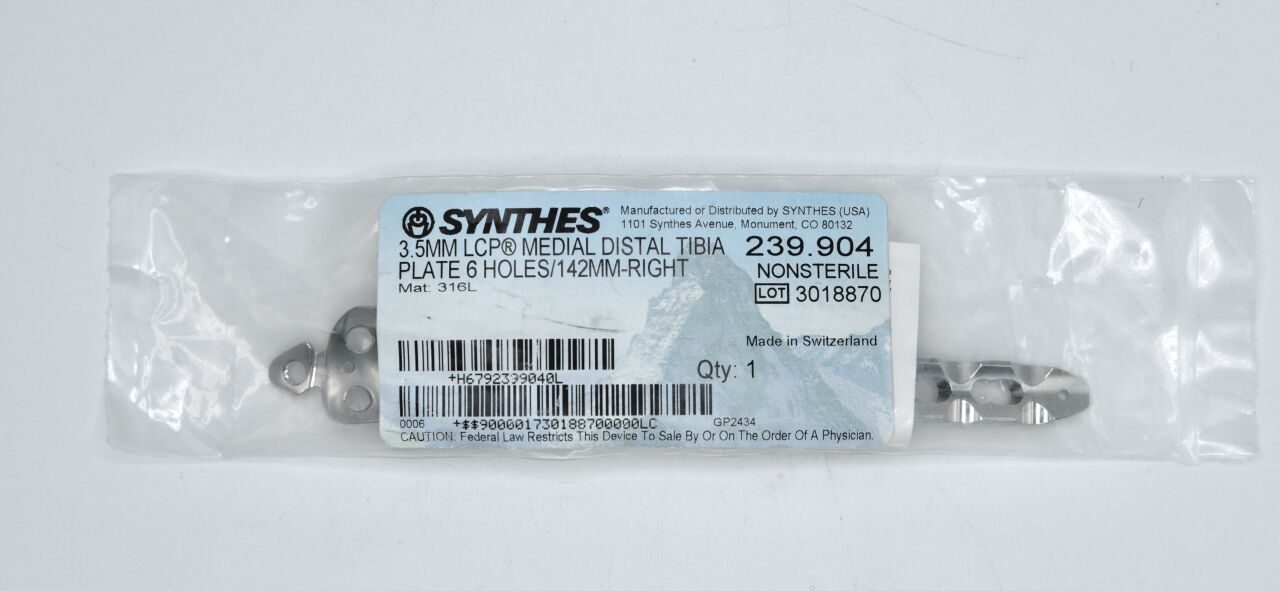 SYNTHES 239.904 3.5 mm LCP MEDIAL DISTAL TIBIA PLATE 6 HOLES/142mm-Right, Reference — photo 1