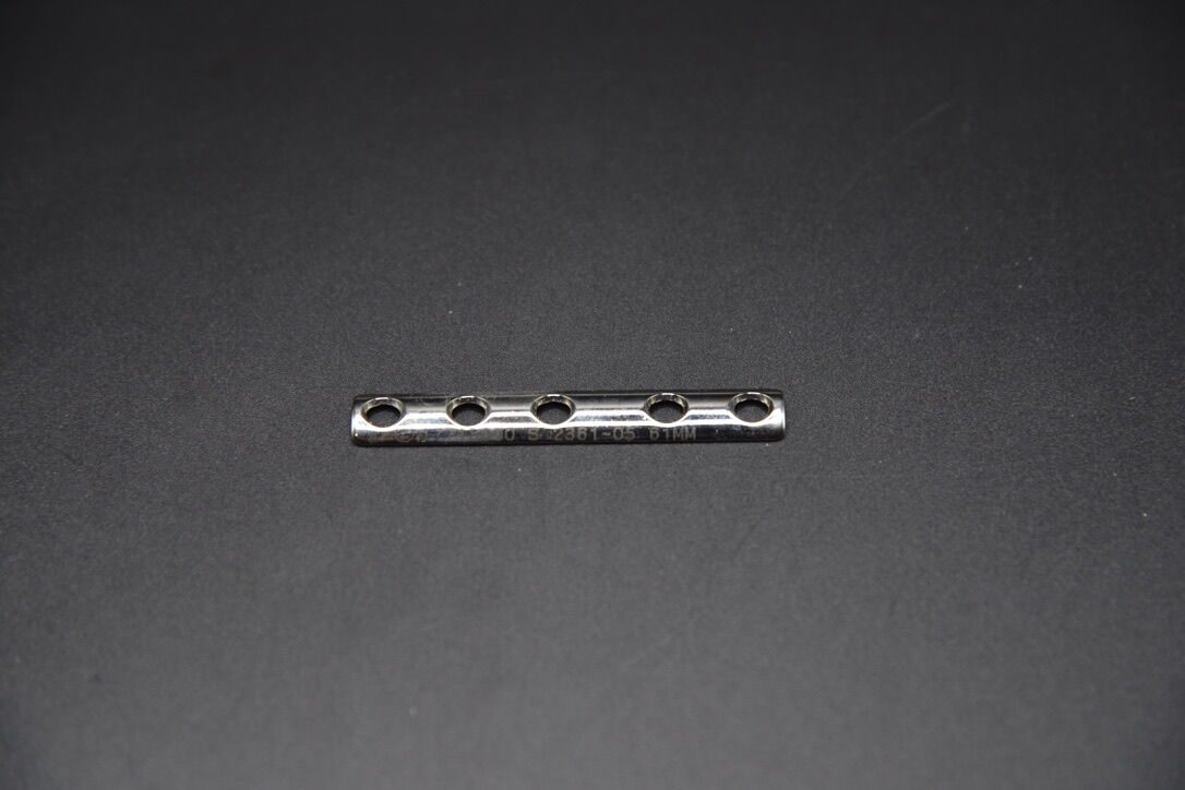 ZIMMER 2361-05 Surgical 5 Hole / 61mm ECT 1/3 Tubular Plate — photo 2