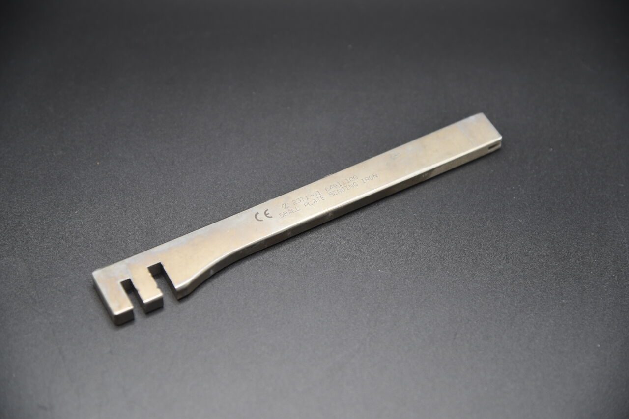 ZIMMER 2371-01 ORTHOPEDIC SMALL PLATE BENDING — photo 2
