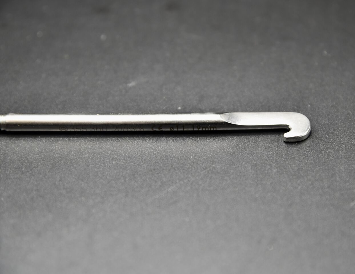 SYNTHES 355.360 EXTRACTION HOOK, THREADED, FOR 11 MM DIA AND LARGE NAILS — photo 2