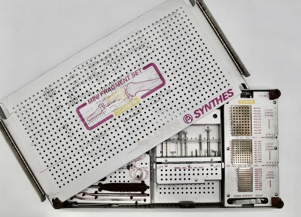 SYNTHES NA 125.48 Mini Fragment Instrument and Titanium Implant Set — photo 2
