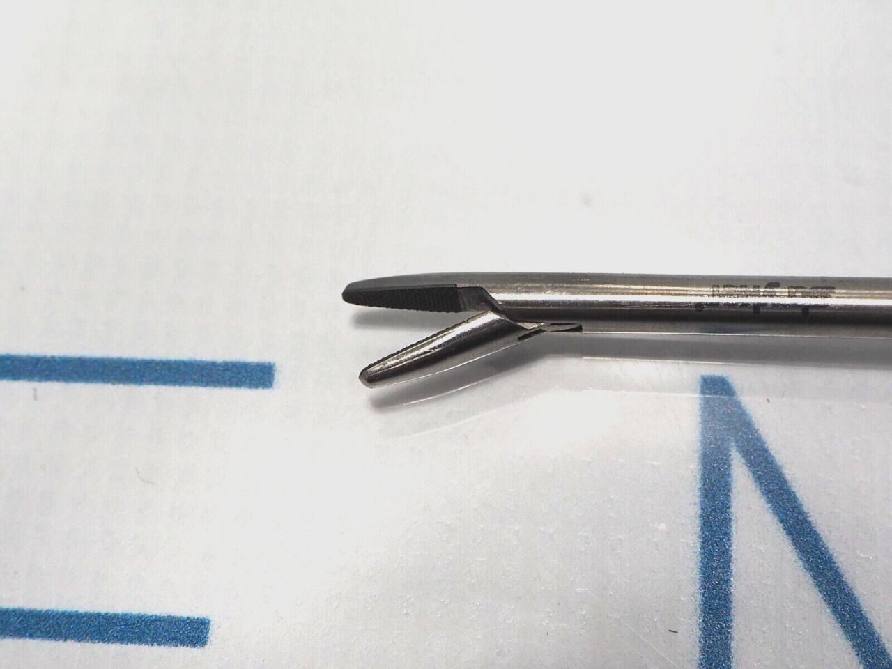 STRYKER 250-080-340 Curved Jaw Needle Holder with 250-080-235 Locking Handle — photo 2