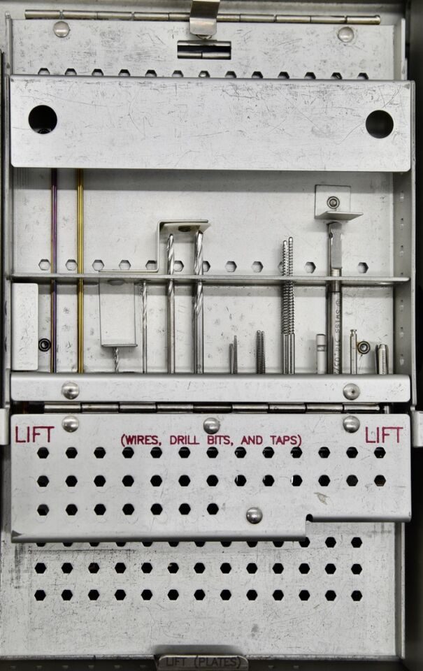 SYNTHES NA 125.48 Mini Fragment Instrument and Titanium Implant Set — photo 5