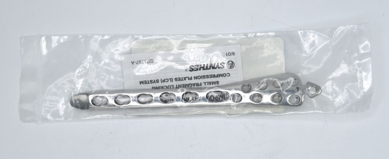SYNTHES 239.904 3.5 mm LCP MEDIAL DISTAL TIBIA PLATE 6 HOLES/142mm-Right, Reference — photo 2