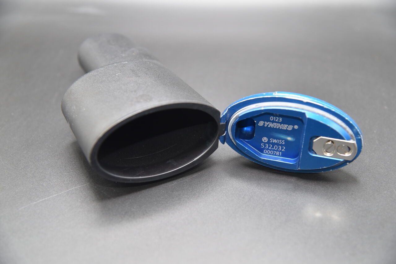 SYNTHES 532.032 SWISS Orthopedic Battery 5060 — photo 2