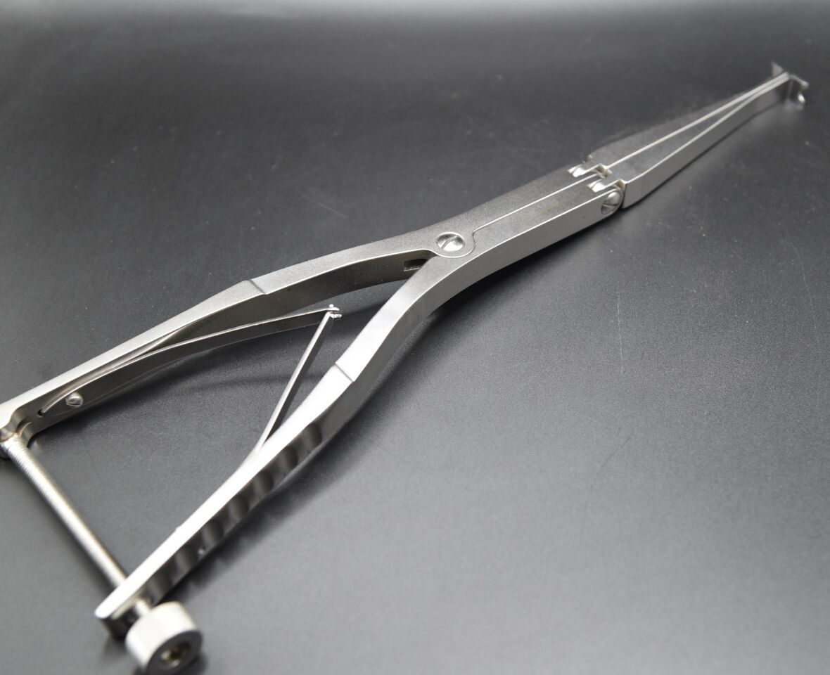 SYNTHES 388.414 CURVED DISTRACTOR — photo 4