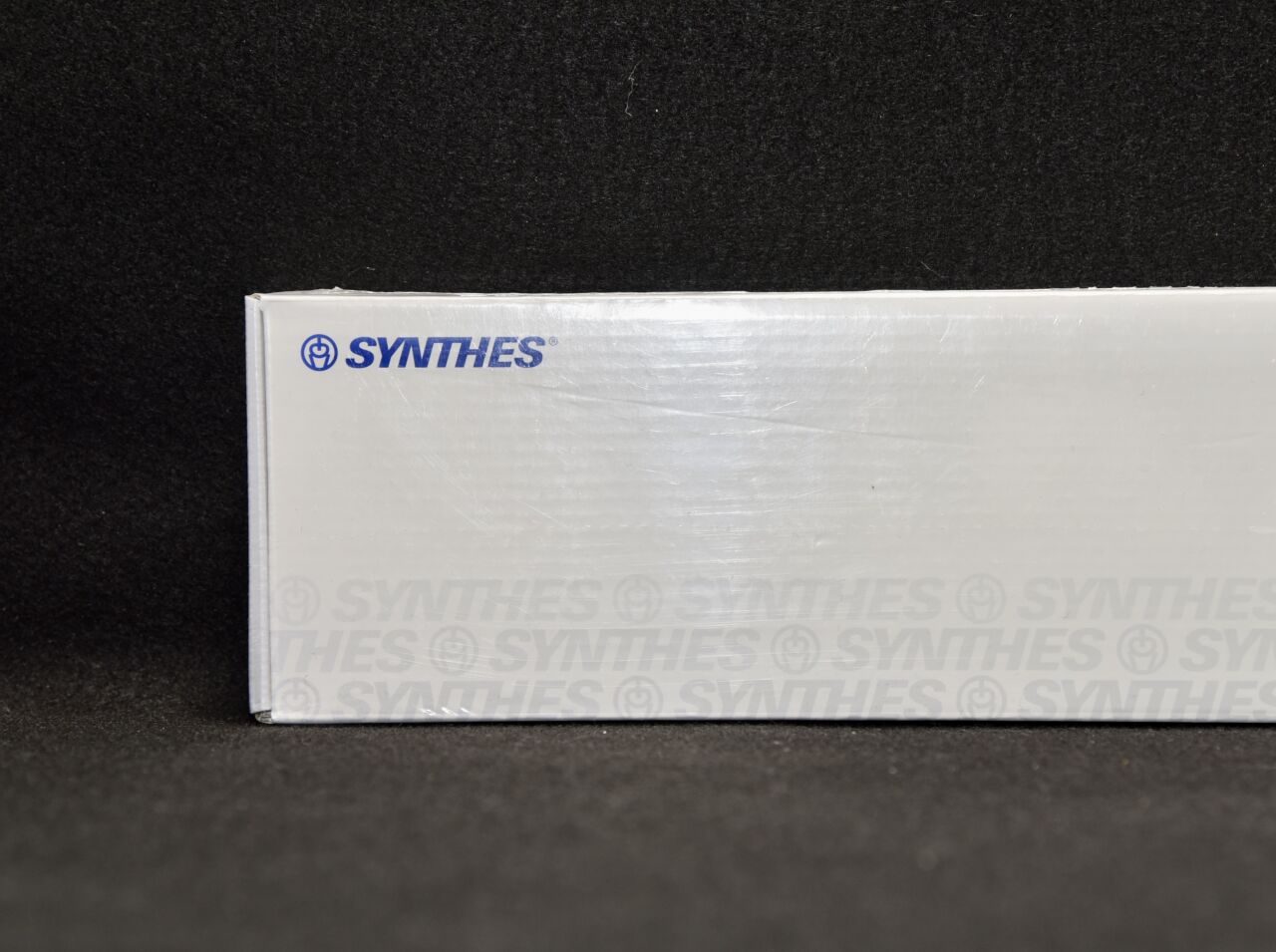 SYNTHES 474.041S 10MM TI CANNULATED FEMORAL NAIL 400MM - STERILE — photo 2