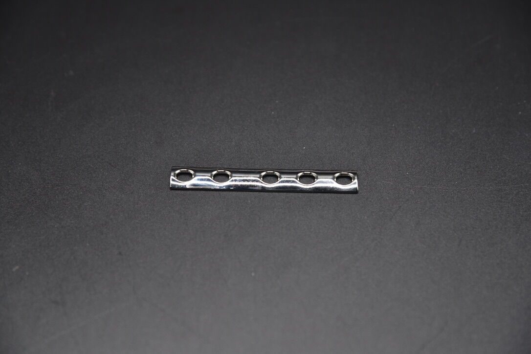SYNTHES 241.35 ONE-THIRD TUBULAR PLATE WITH COLLAR 5 HOLES — photo 2