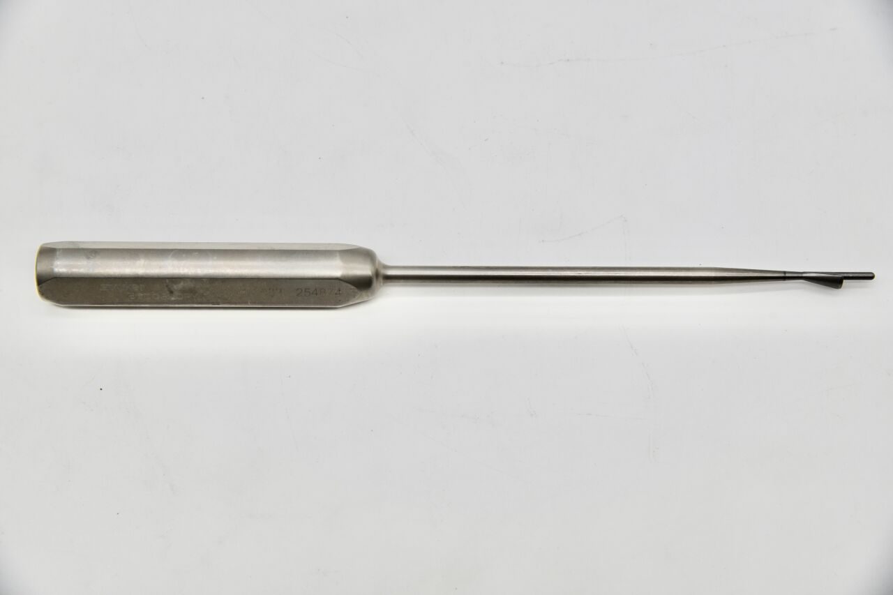 STRYKER 234-010-083 Surgical ACL Tunnel Notcher — photo 1