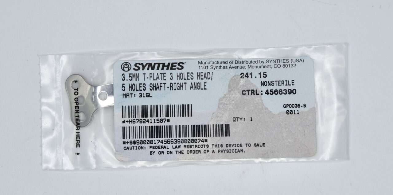 SYNTHES 241.15 3.5MM T-PLATE 3 HOLES HEAD/ 5HOLES SHAFT-RIGHT ANGLE — photo 1