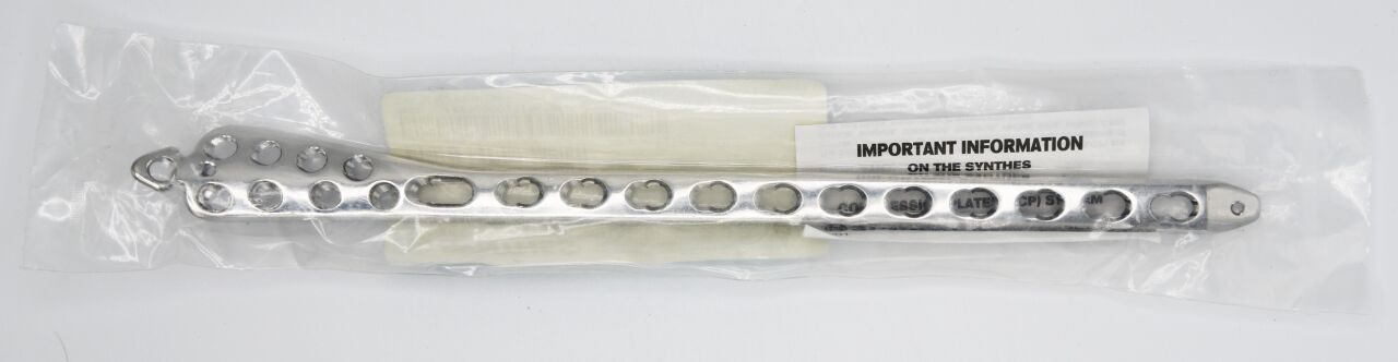 SYNTHES NA DePuy 239.917 Stainless Steel Right LCP Medial Distal Tibial Plate — photo 2