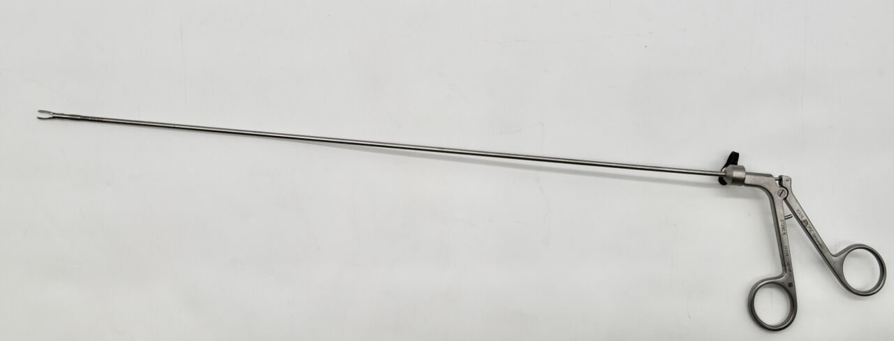 KARL STORZ 27290K Storz Nephro Fenestrated Stone Grasping Forceps, 10.5 FR — photo 1