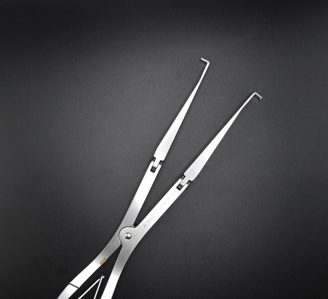 SYNTHES 388.414 CURVED DISTRACTOR — photo 3