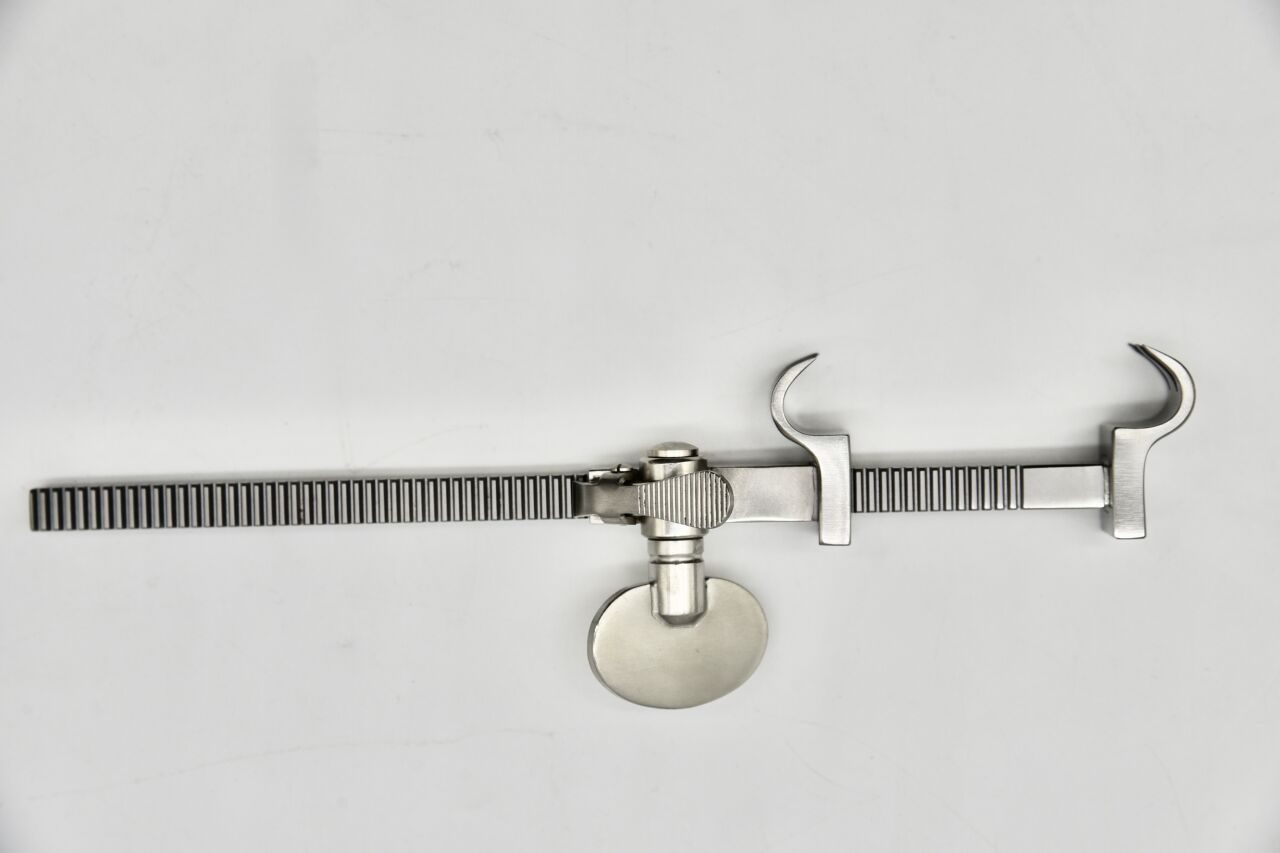 SPECTRUM 54-2540 Bailey Rib Contractor Adult 8" Curved Claw Tips Retractor Orthopedic Instruments, 8" Overall Length — photo 3