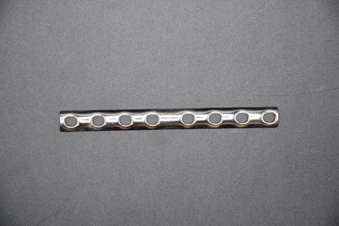 SYNTHES 241.38 One-Third Tubular Plate w/ Collar 8 Holes/97mm — photo 1