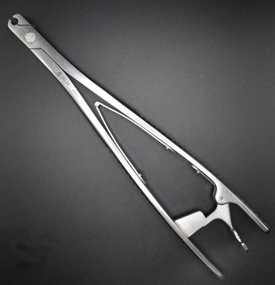 SYNTHES 388.44 Spine USS 6mm Rod Holding Forceps — photo 1