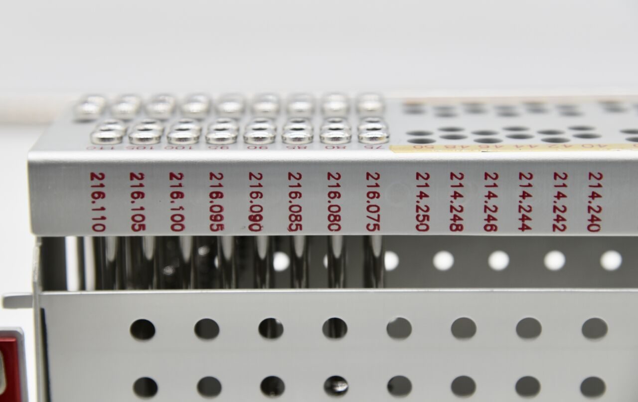 SYNTHES 115.401 115.403 LCP Locking Large Fragment Screw Set — photo 5