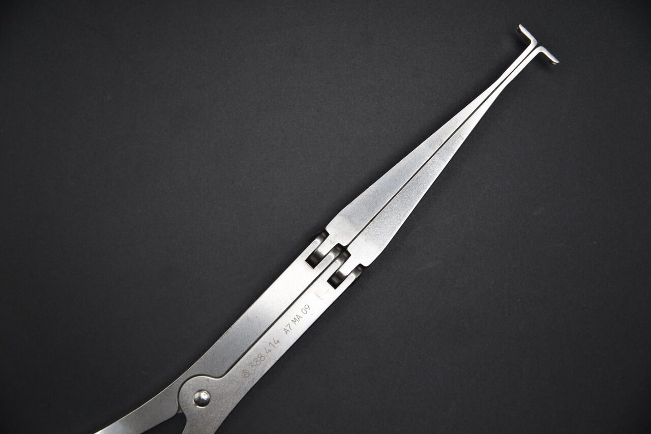 SYNTHES 388.414 CURVED DISTRACTOR — photo 2