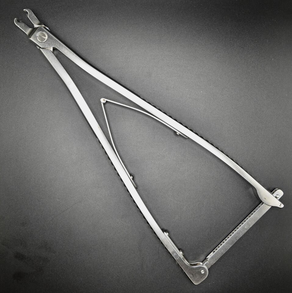 SYNTHES 388.409 6mm Rod Holding Forceps w/ Narrow Jaws, ClickX, Reference — photo 1