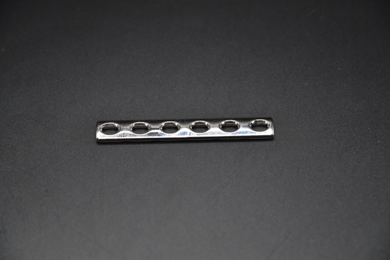 SYNTHES 223.56 3.5 mm LC-DCP® PLATE 6 HOLES/77 mm, Reference — photo 2