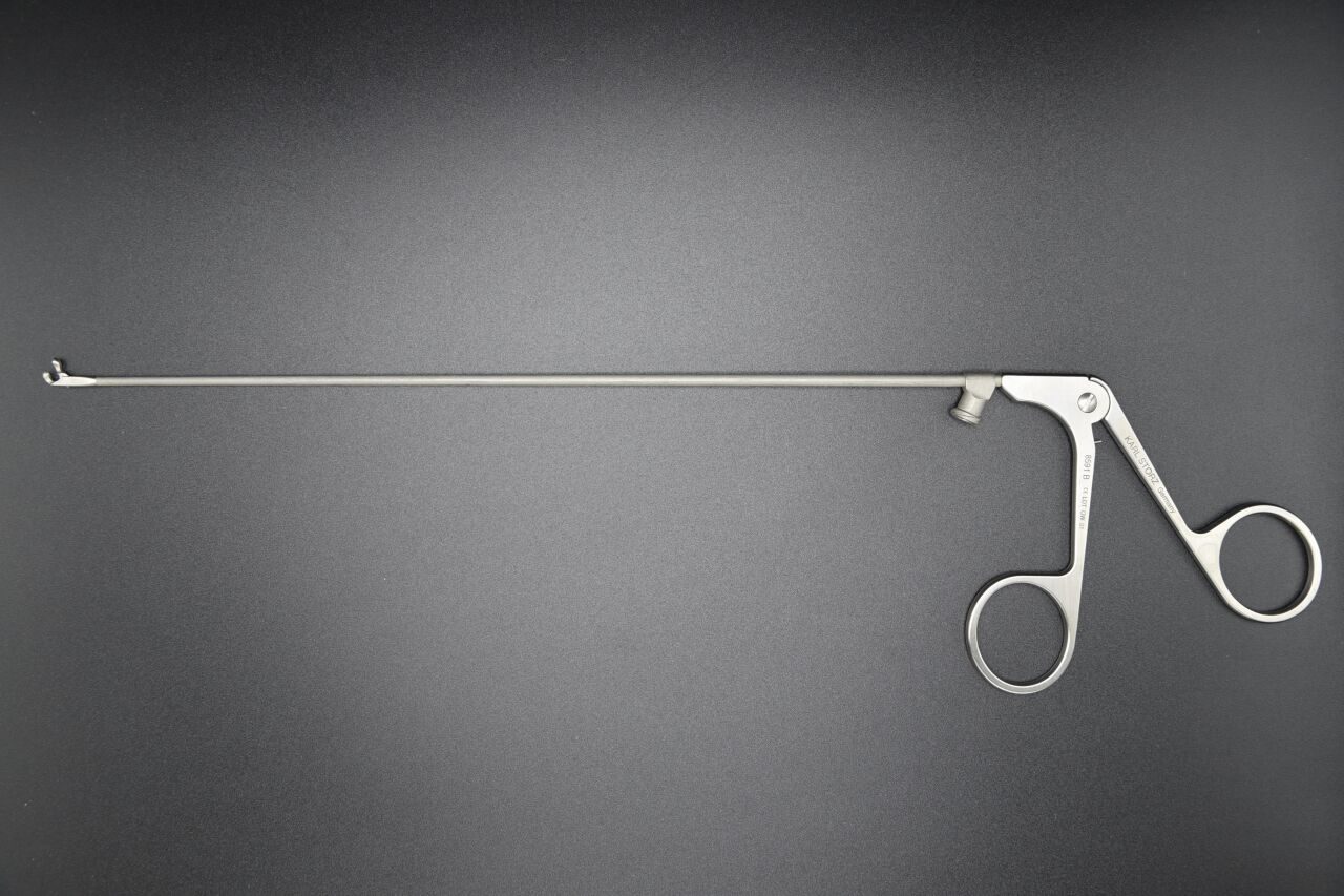 KARL STORZ 8591B Storz Kleinsasser Cutting Forceps w/ 2mm Cup Jaws Curved Up — photo 1