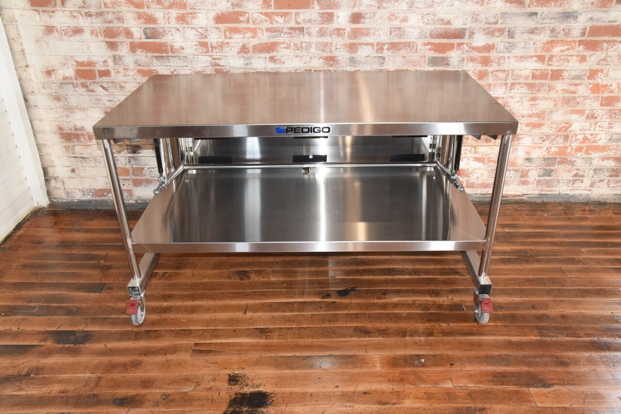 PEDIGO CDS-3060 Space Station Central Supply Work Table — photo 3
