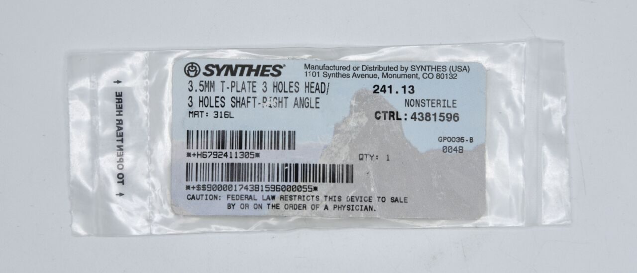 SYNTHES 241.13 3.5MM T-PLATE 3 HOLES HEAD/ 3 HOLES SHAFT-RIGHT ANGLE — photo 1