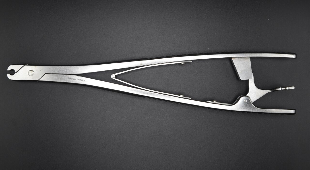 SYNTHES 388.44 Spine USS 6mm Rod Holding Forceps — photo 3