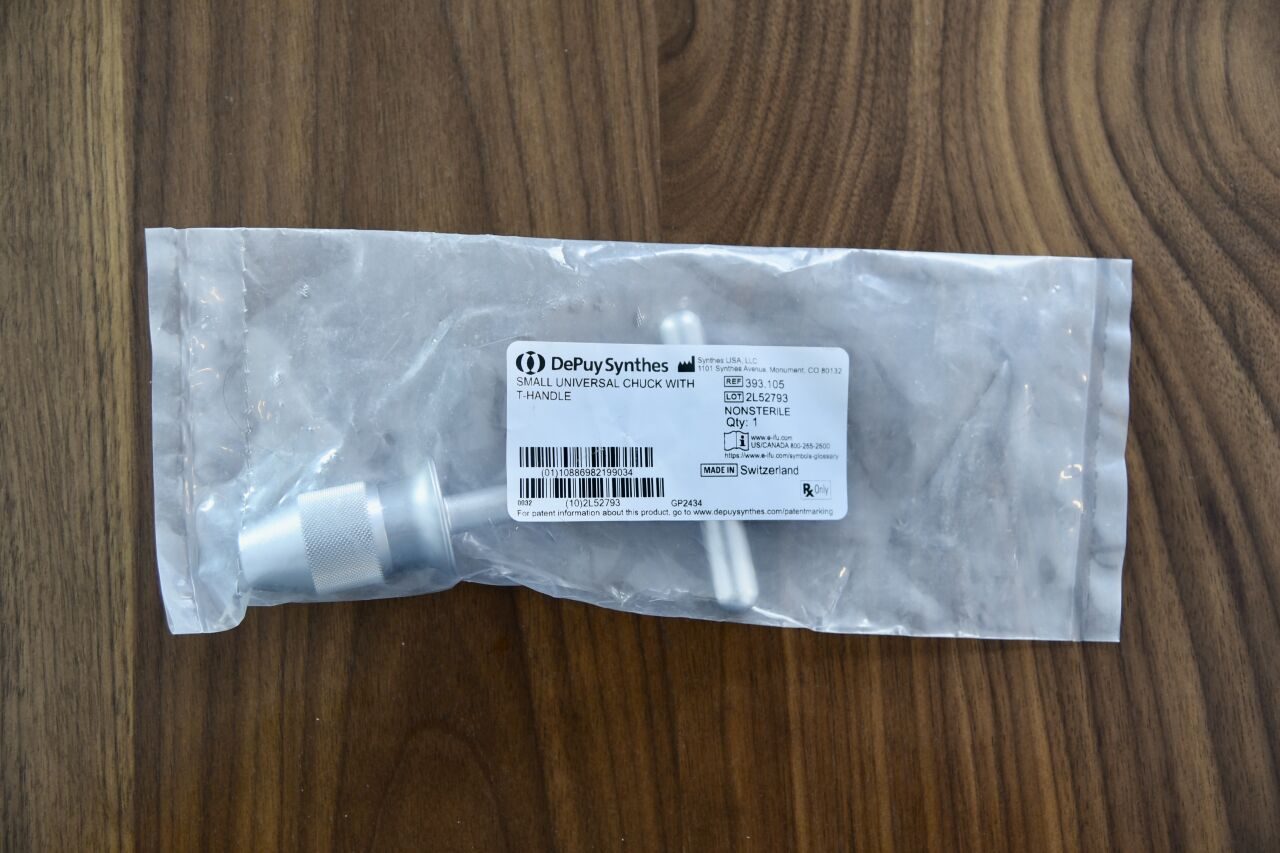DEPUY SYNTHES 393.105 SMALL UNIVERSAL CHUCK WITH T-HANDLE — photo 1