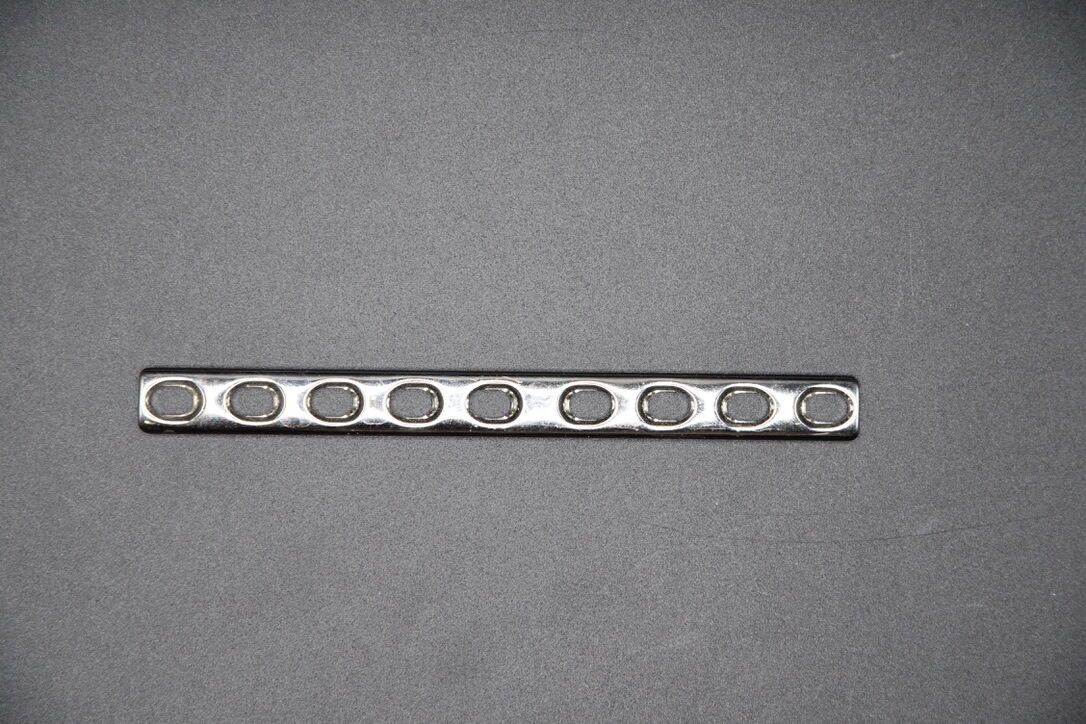 ZIMMER 2429-09 SURGICAL 9 HOLE PLATE